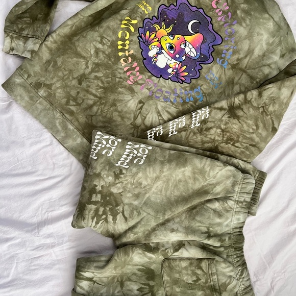 Green Tie-Dye Hoodie & Sweats Set - Picture 5 of 10